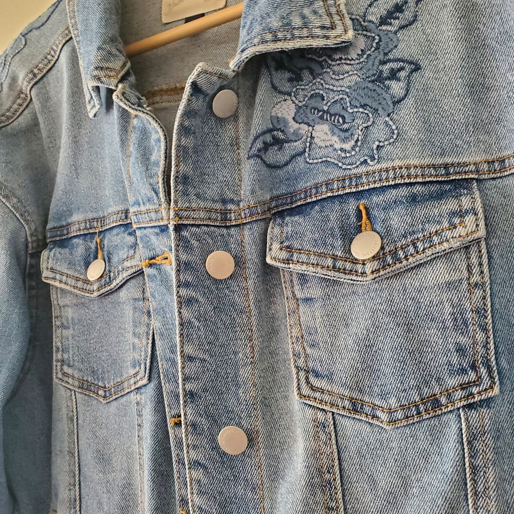 Universal Thread Light Blue Embroidered Denim Jacket - Picture 2 of 7